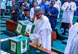 Buhari presents N16.3trn 2022 budget proposal to National Assembly